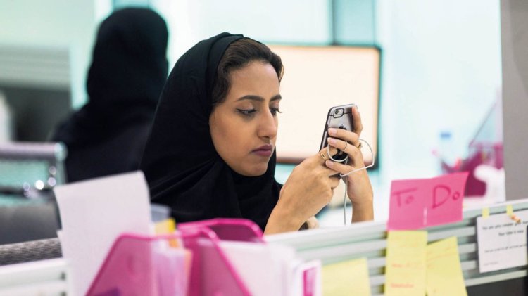 social-media-at-work-1280x720